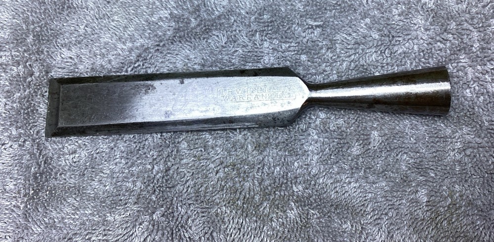 VTG. T.H.WITHERBY 7/8 BEVELED EDGE SOCKET CHISEL
