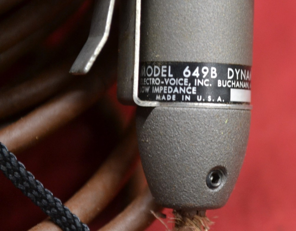 VINTAGE ELECTRO VOICE 649B DYNAMIC LAVALIER MICROPHONE WITH BOX