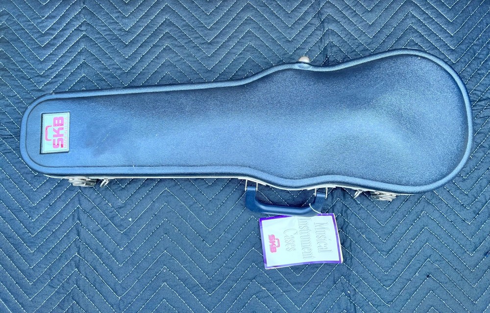 SKB212 1/2 Violin Case