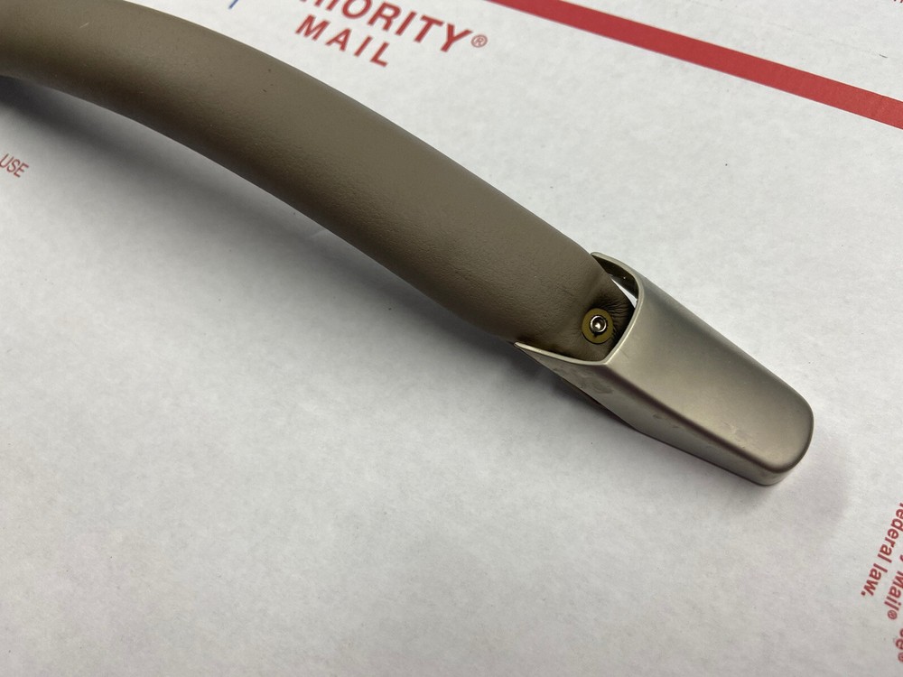 03-11 Lincoln Town Car Designer Door Panel Pull Strap Handle Beige