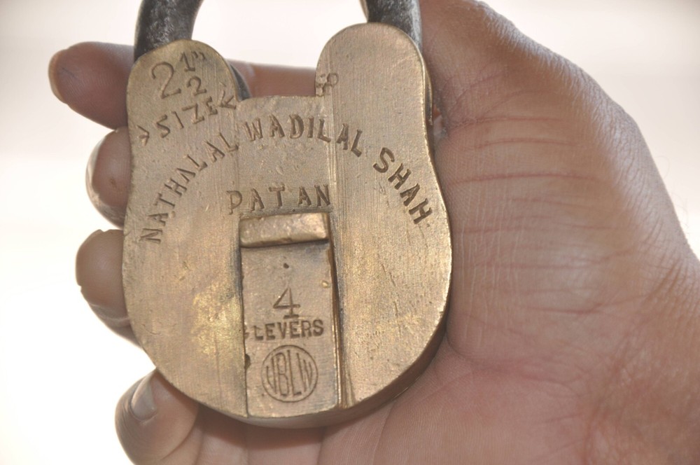 Vintage Brass Fine Quality Handcrafted 4 Levers Solid Padlock