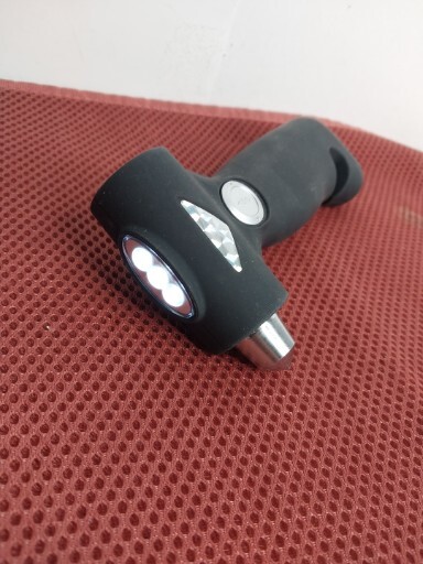 Auto Escape Safety Tool Dynamo With Light and Seatbelt Cutter