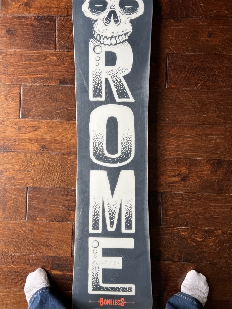 Rome SDS Boneless Snowboard 145cm Versatile Freestyle All Mountain Skeleton