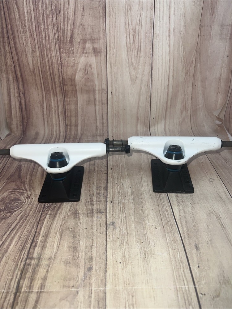 Destructo Trucks 5.0 Mid white/black