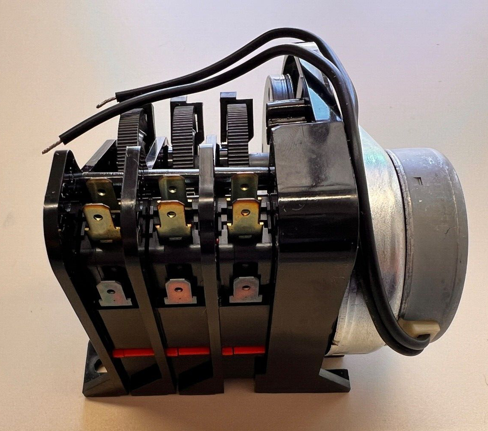 Danaher Electric Repeat Cycle Timer - TM3A605