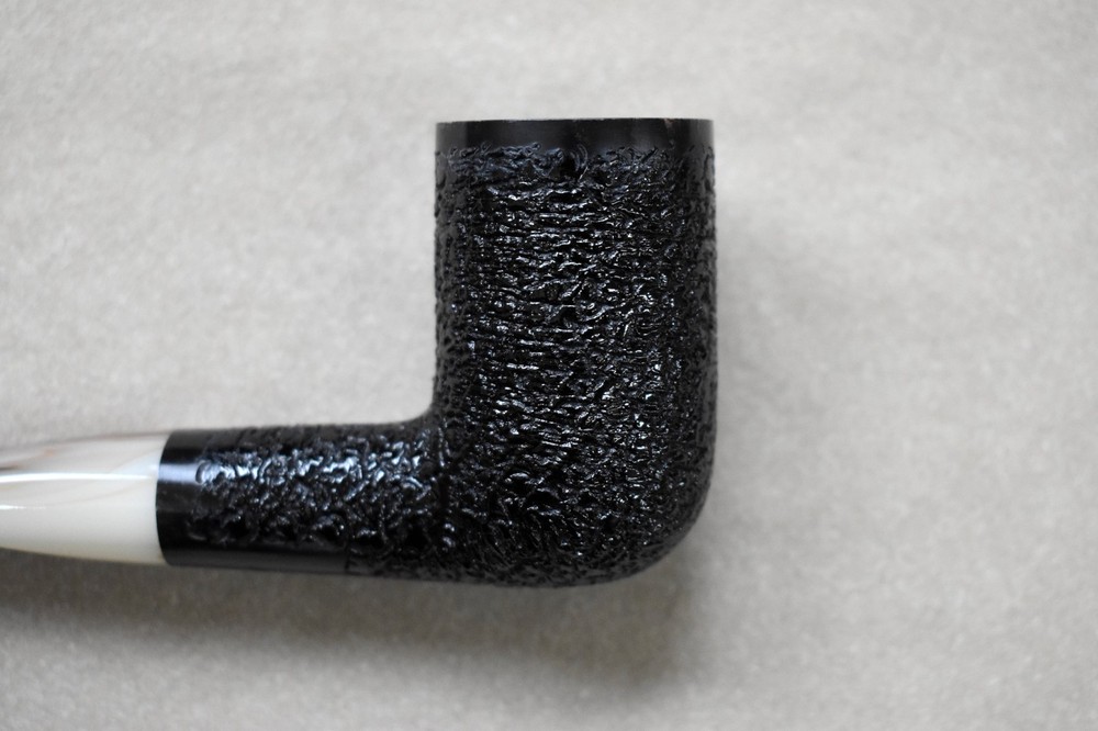 Moretti Pipe Black Rusticated Freehand