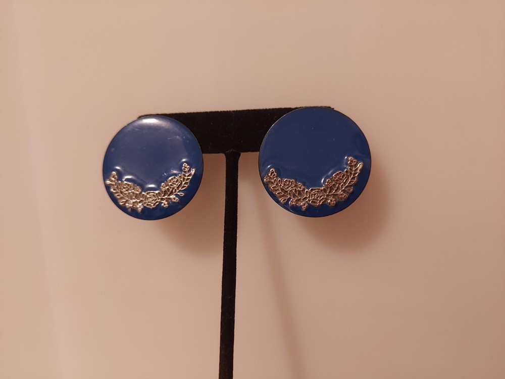 blue disk earrings 1 3/8" diameter with silverone flower leaf design posts