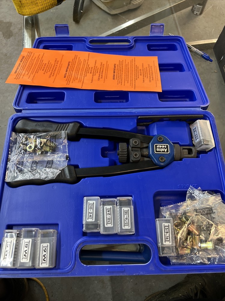 Astro Pneumatic 1442 Metric And Sae 13"Thread Setting Hand Riveter Kit