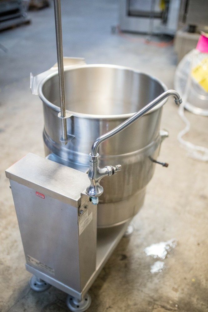Vulcan EC20T Tilting Kettle - 480 volts