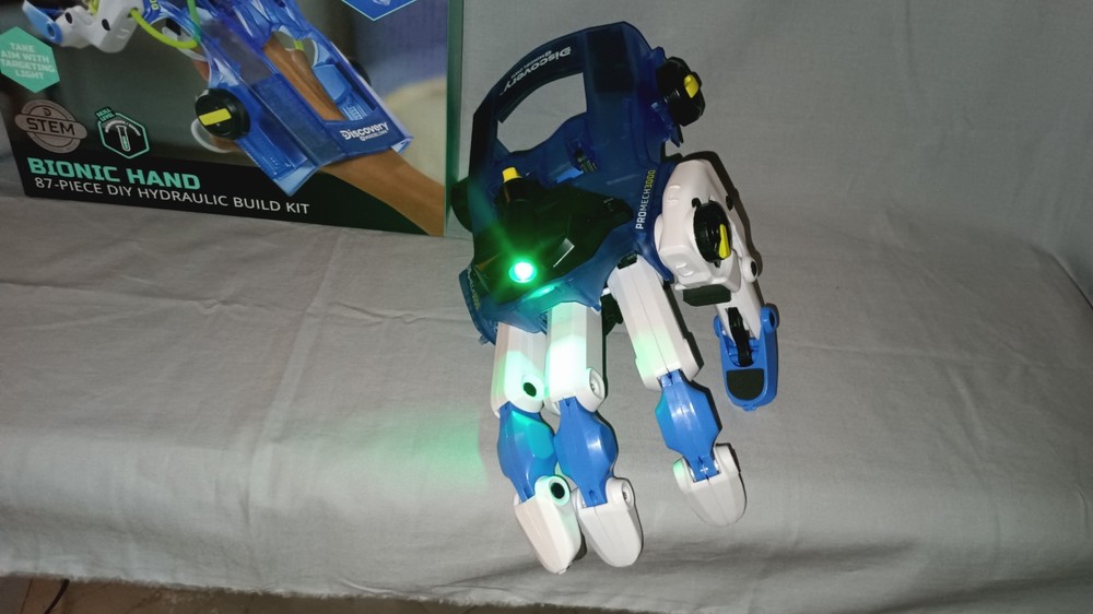 Discovery Mindblown STEM Bionic Hand 87-Piece DIY Hydraulic Build Kit Ages 8+