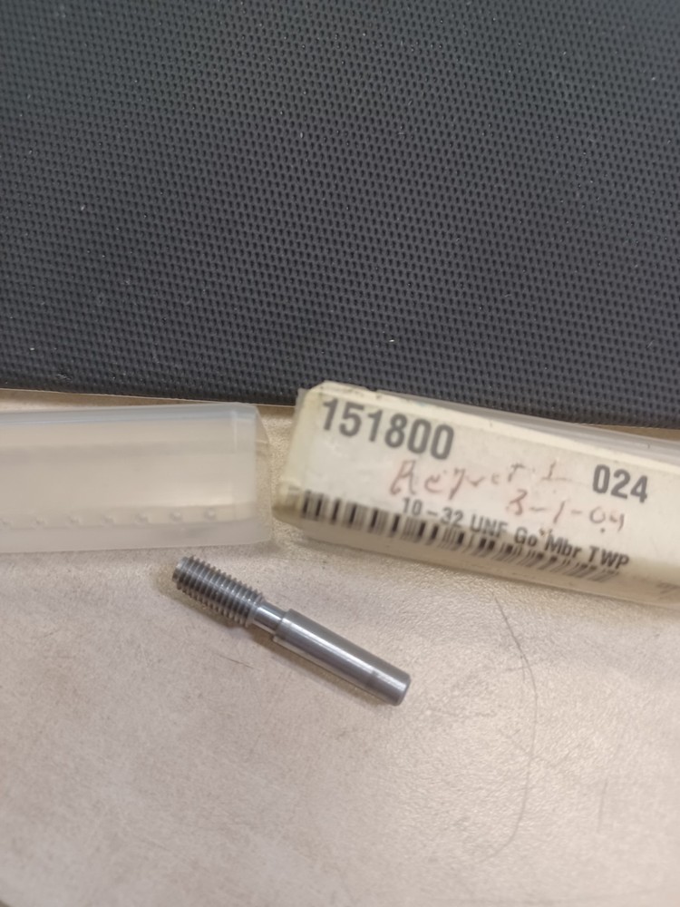 151800 10-32 UNF Go Mbr TWP Threaded Plug