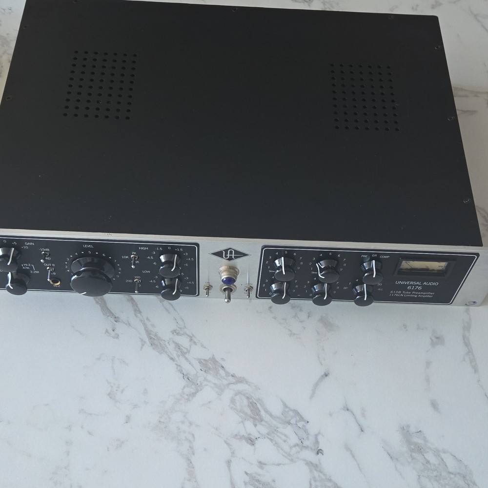 Universal Audio 6176 Channel Strip Compressor XLR Input/Output Black Silver
