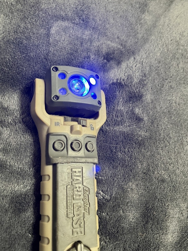 ENEGIZER HARD CASE FLASHLIGHT HCT2GAA (NOTE: SWITCH ISSUE) Camping Hiking