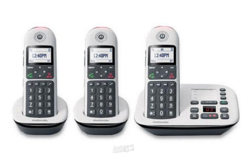 Motorola CD5013 Digital Cordless Telephone Answering Machine Base 3 Handsets