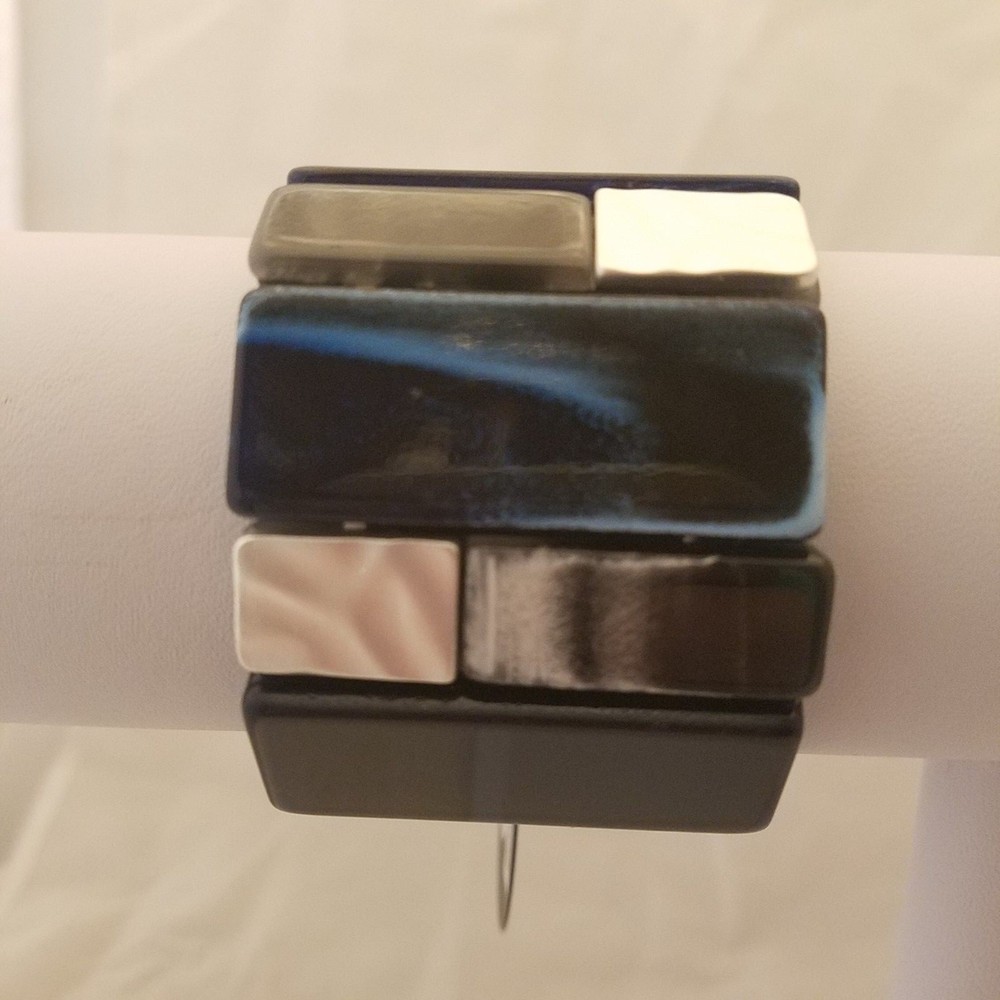 Black 8 Inch Stretch Bracelet With Silver Accents