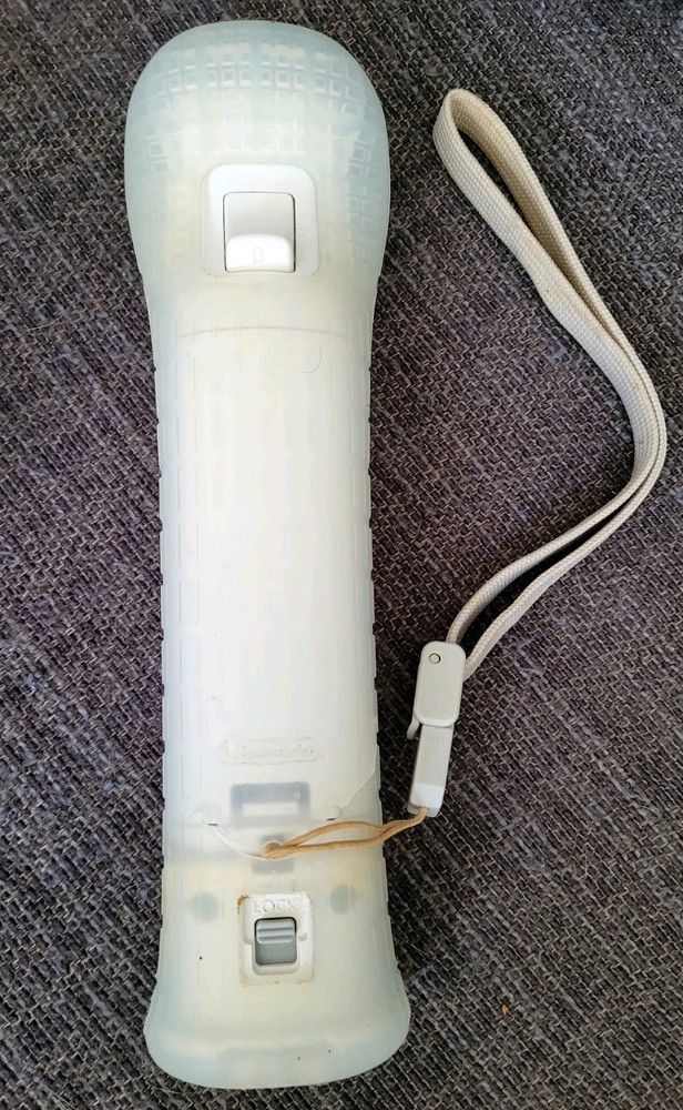 TESTED Nintendo Wii Console RVL-001 W. Controller, Sensor, Power Wires, & Stand