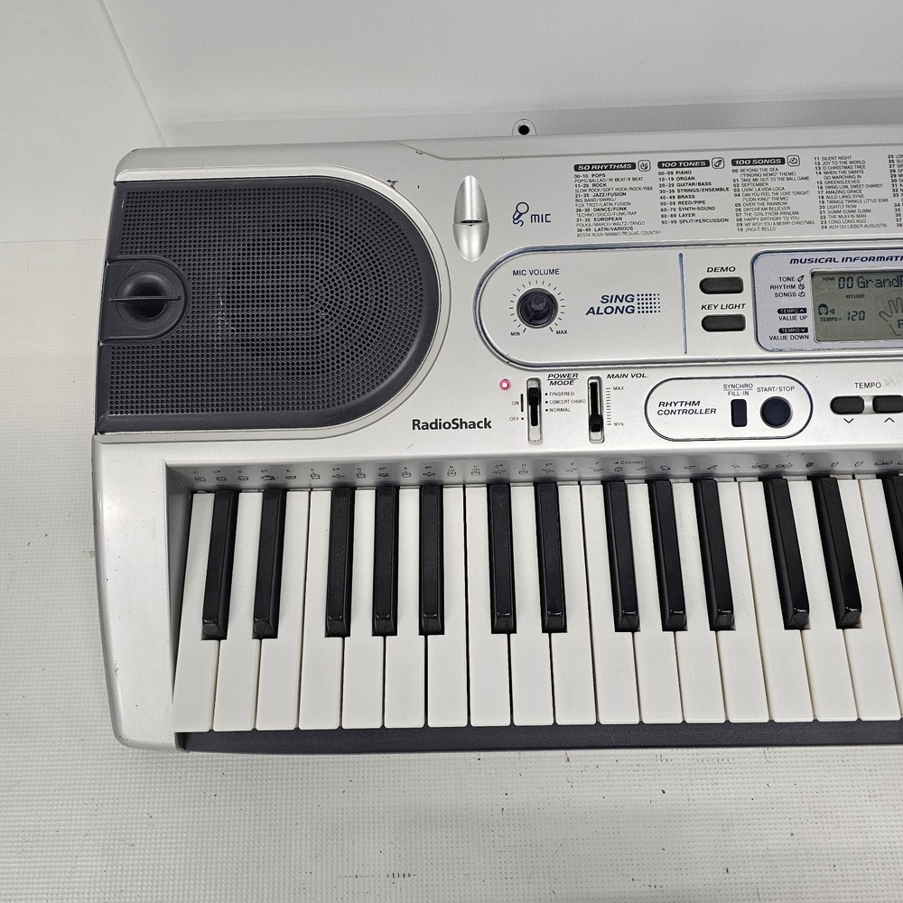 Radio Shack MIDI Lighted System Learner Keyboard 61 Keys LK-1261 (read)