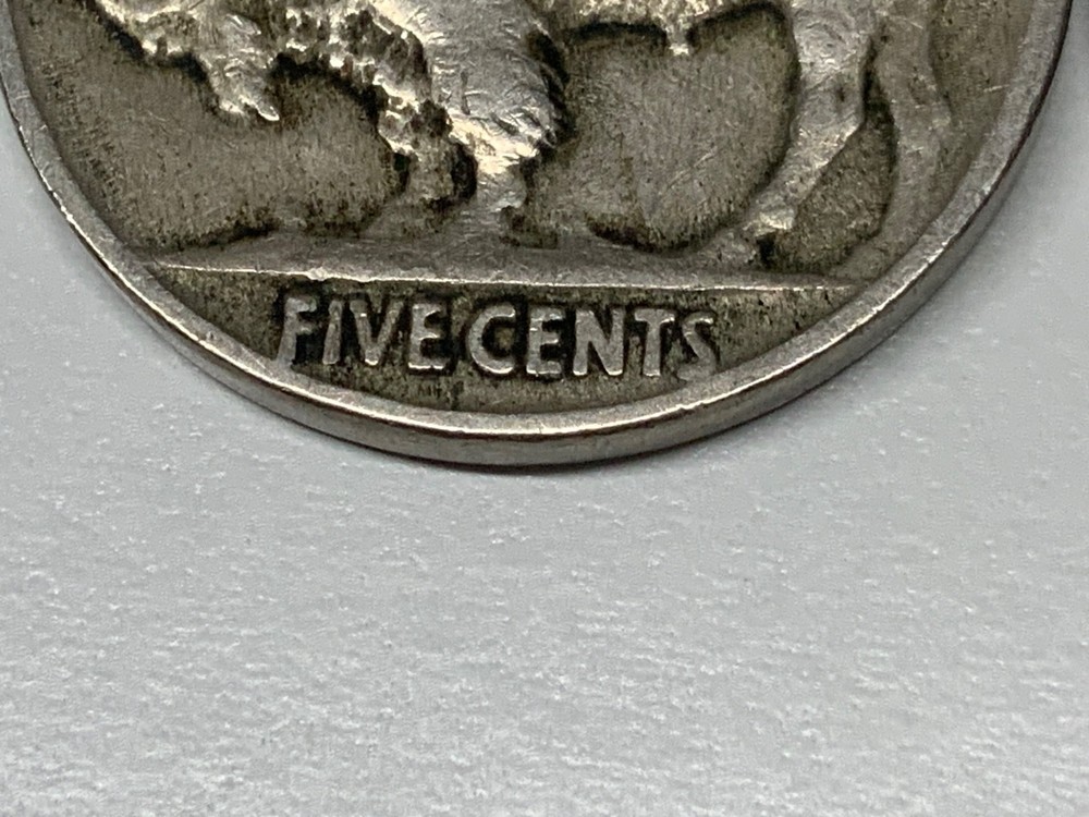 ( 2 ) 1913 P Buffalo Nickels. Type 1 & 2