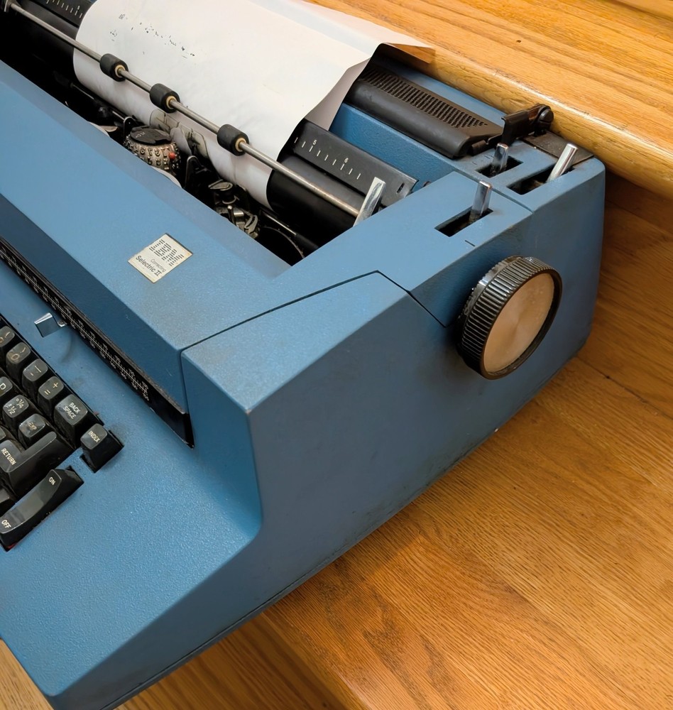 IBM Selectric II Correcting Typewriter Blue (See Description)