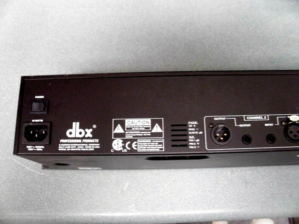 EQUALIZER D B X --- 231 31 BAND WORKING PERFECT WITH POWER CORD