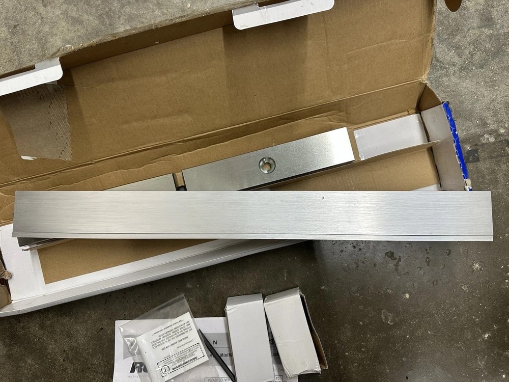 RCI 8371/8372 Surface MiniMag Electromagnetic Lock