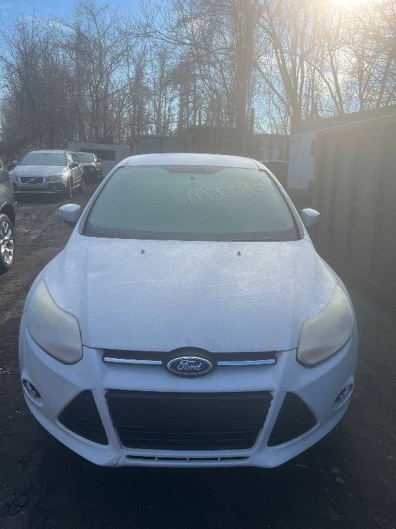 FOCUS     2014 Fuse Box Cabin 8017