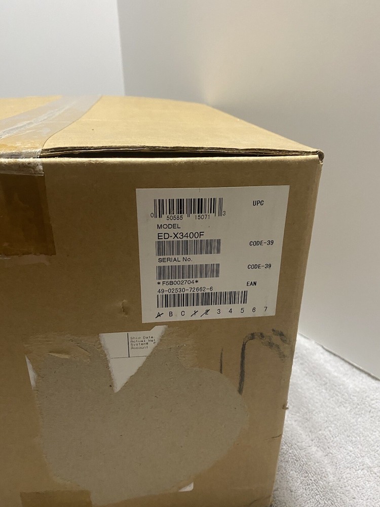 Hitachi LCD Projector ED-X3400 New In Box