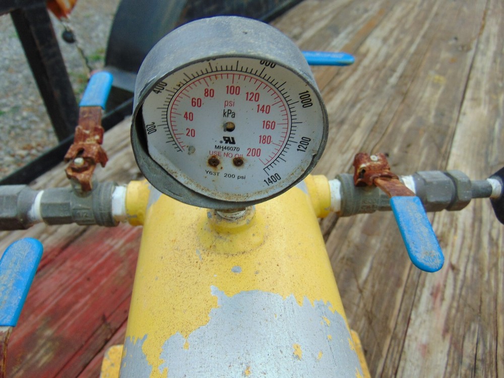 (1) Pneumatic Air Spider Tank Multi-Port for Air Compressor Multi Tools Running