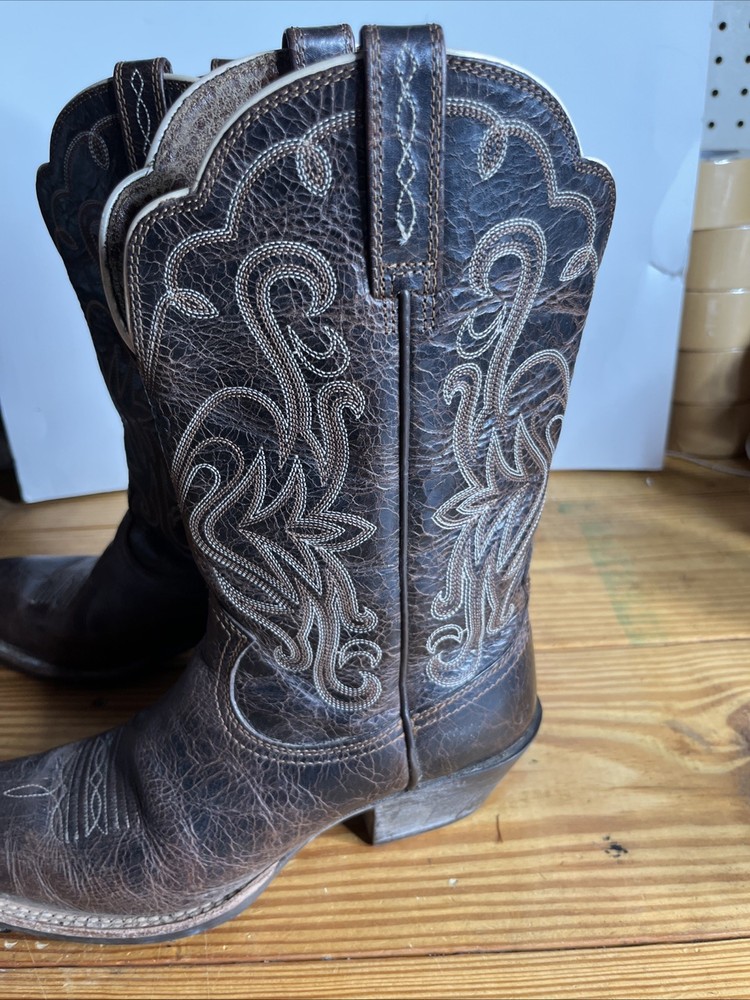 ariat boots Size 8.5 Style 10010933