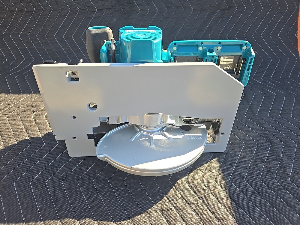 Makita XSH06 Circular Saw Tool Only