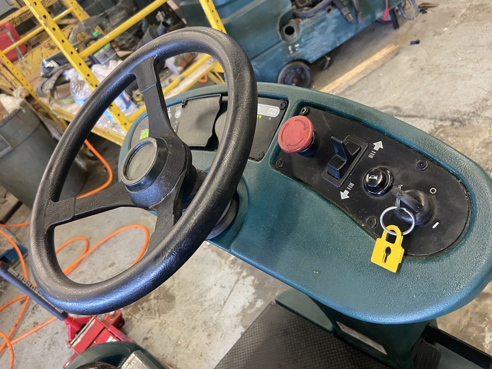 Nobles SSRider 32” Disk Rider Scrubber