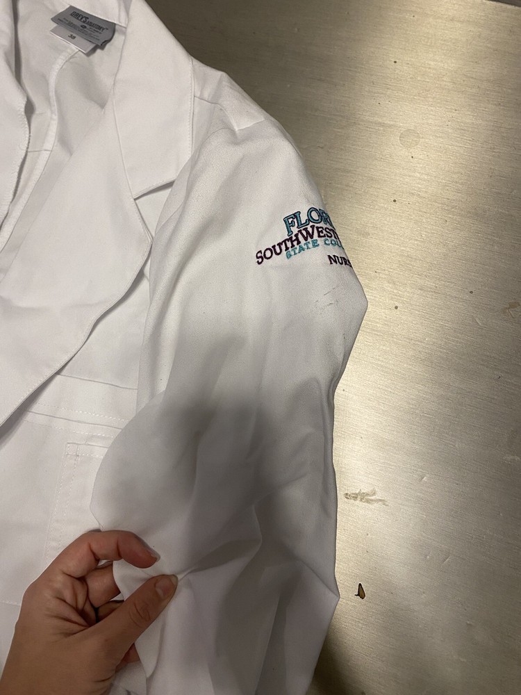 Mens Greys Anatomy Scrub Coat Size 38 NWT