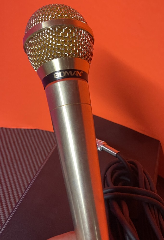 Boman Pro-48G Gold Tone Uni-Directional Dynamic Microphone w/Cord and Case GC