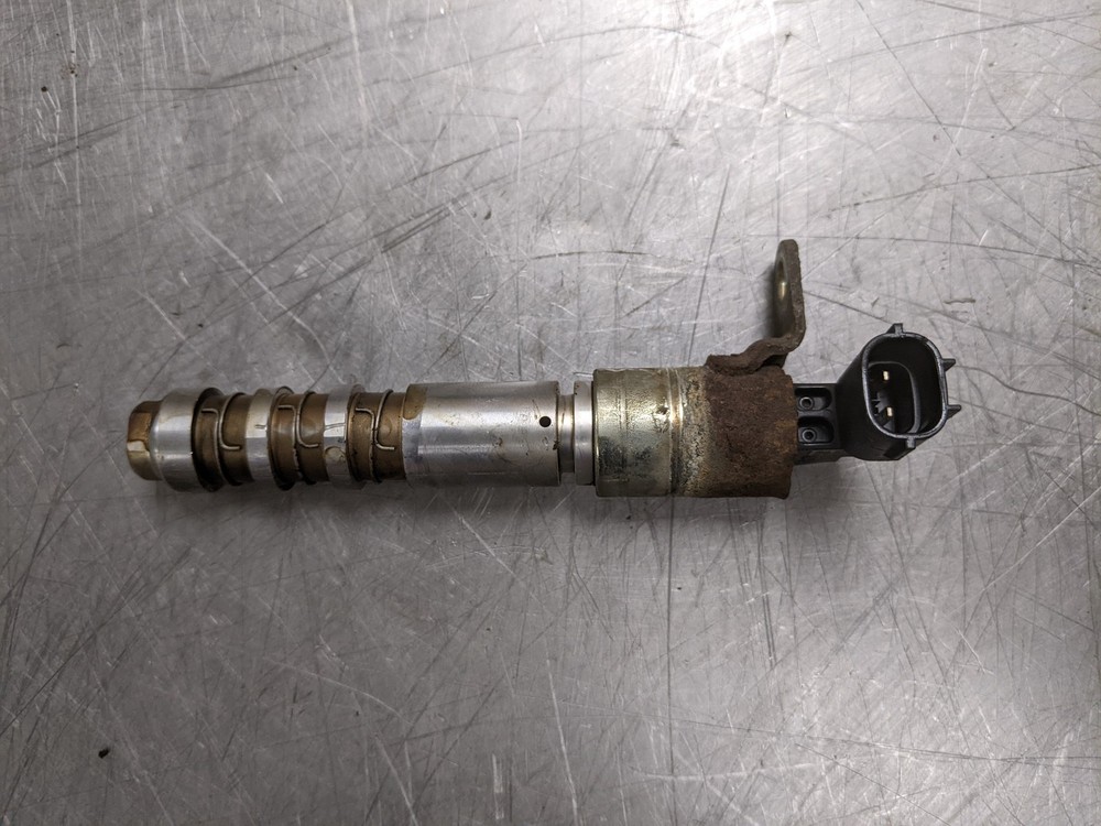 Variable Valve Timing Solenoid From 2009 GMC Acadia 3.6