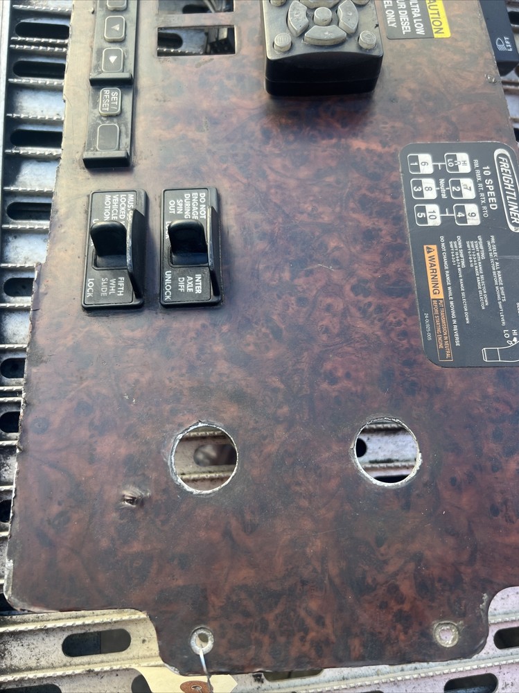 freightliner columbia dash panel Oldes Model