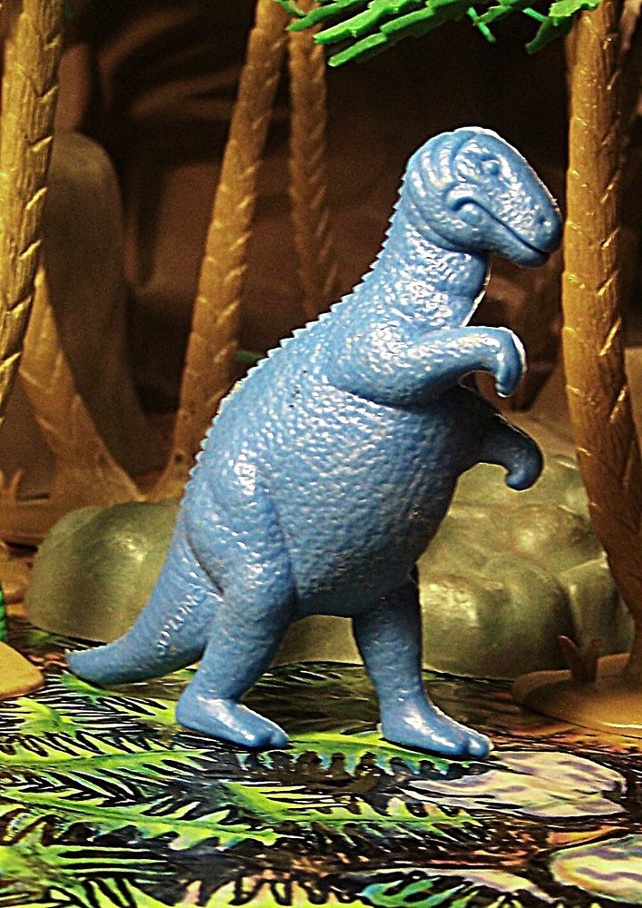 MPC (962 mold Allosaurus (Mold #20) Dinosaur, Blue
