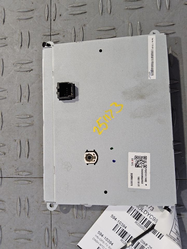 2018-2020 Chrysler PACIFICA Front Dash Mounted 8.4" Display Touch Screen