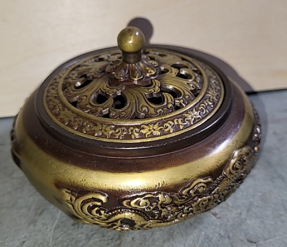 Dragon pattern bronze incense burner Xuande 龙纹铜熏香宣德炉 j8