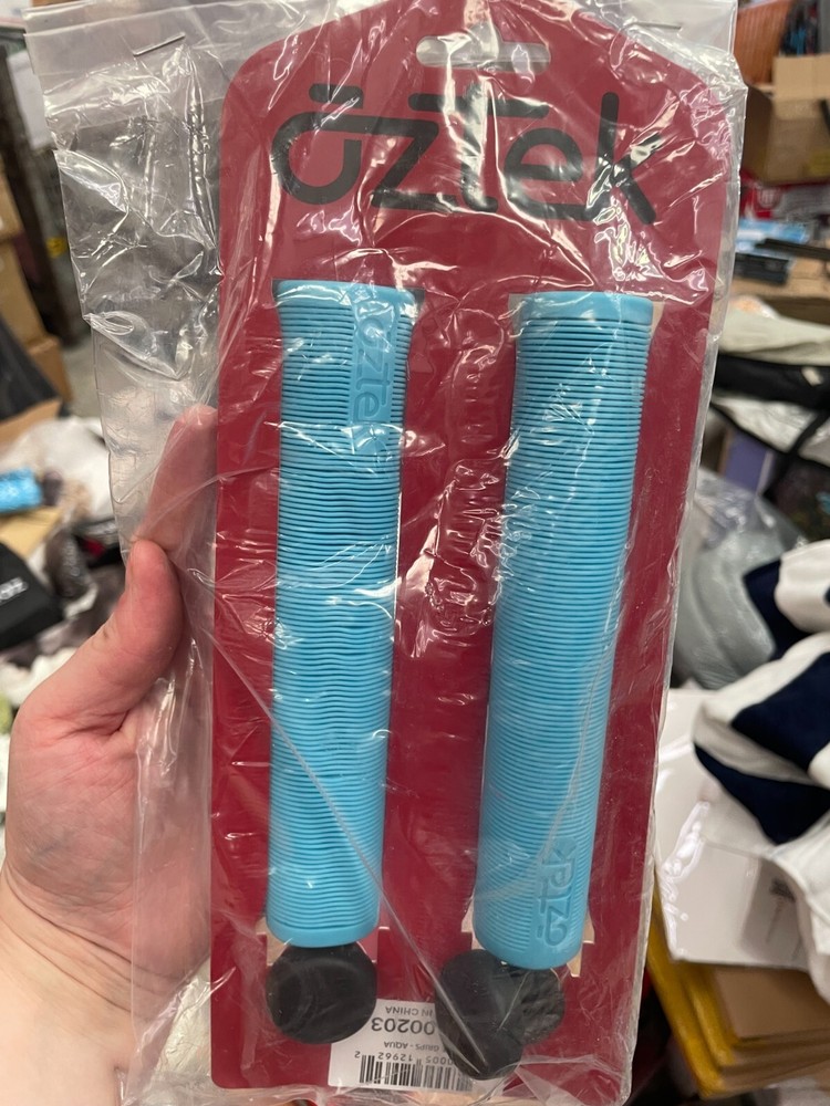 Pair Aztek Lite Grips - Aqua