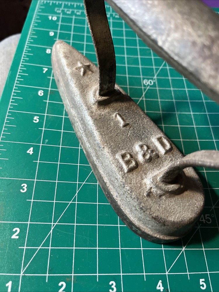 B&D 2 Lb 12oz Hand Iron for ironing/ Door Stop/ Display. Nice