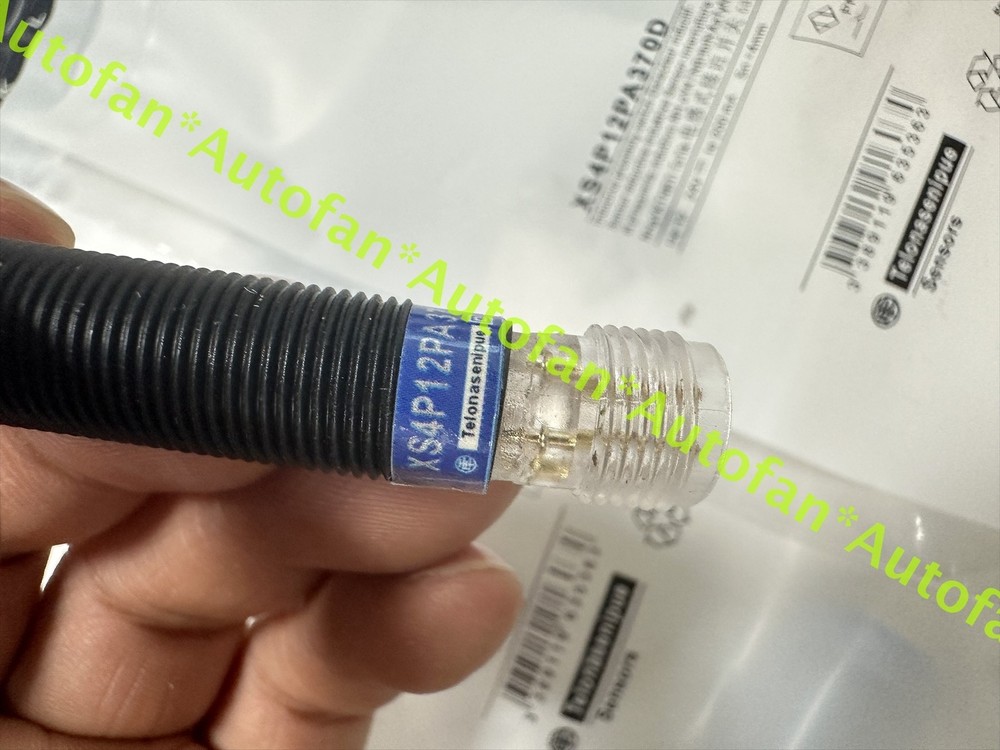 1pc NEW XS4P12PA370D sensor