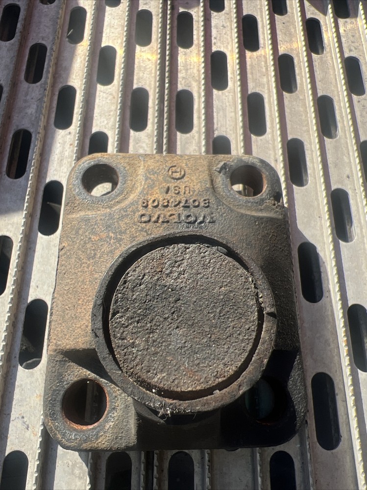 8074809 VOLVO VED12 ENGINE MOUNT ENGINE REAR