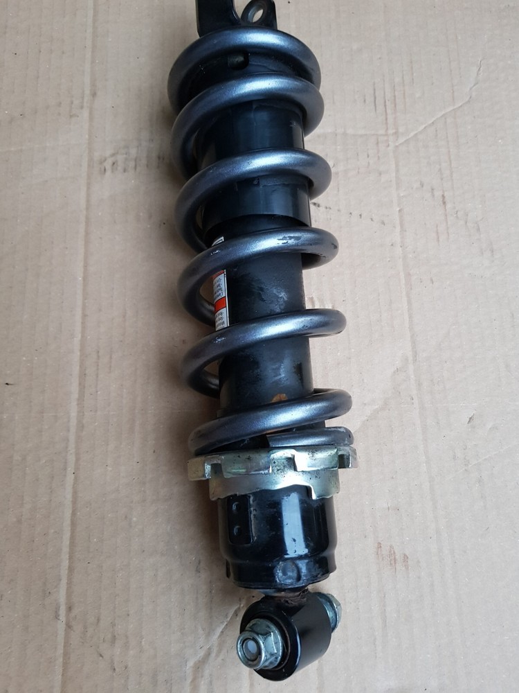 Suzuki gsr750 shock