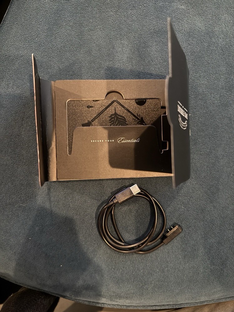 Double Oak Wallet Tracker Card