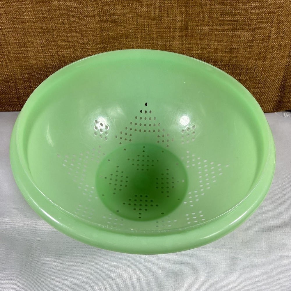 Vintage Tupperware Green Plastic Colander Strainer 1970's 9”