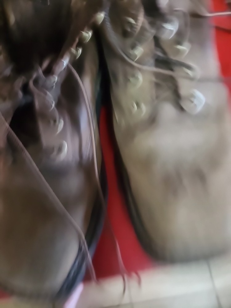 ARIAT SQUARE TOED LACE UP WORK BOOT PREOWNED 10 D
