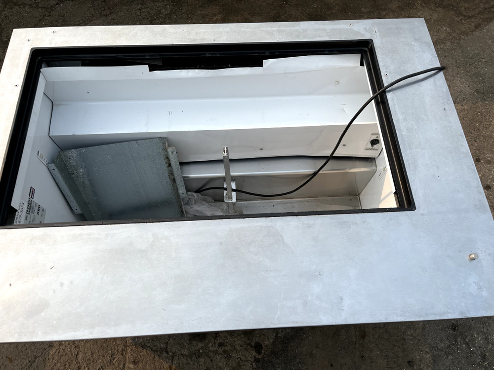 TRUE, Refrigerated Prep Table, TSSU-48-18M-B