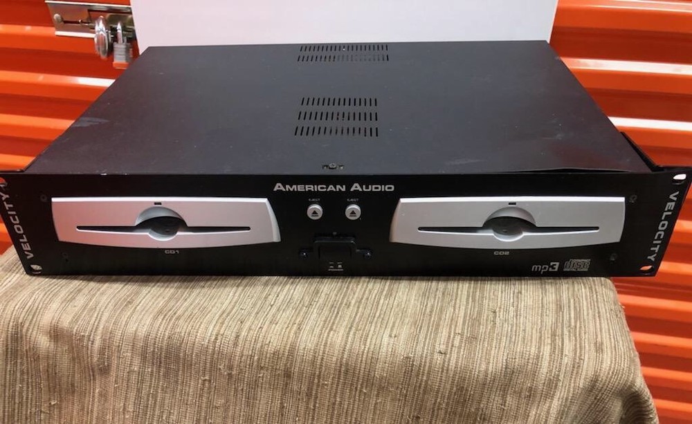AMERICAN AUDIO VELOCITY MP3 DUAL COMPACT DISC PLAYER - READ DESCRIPTION