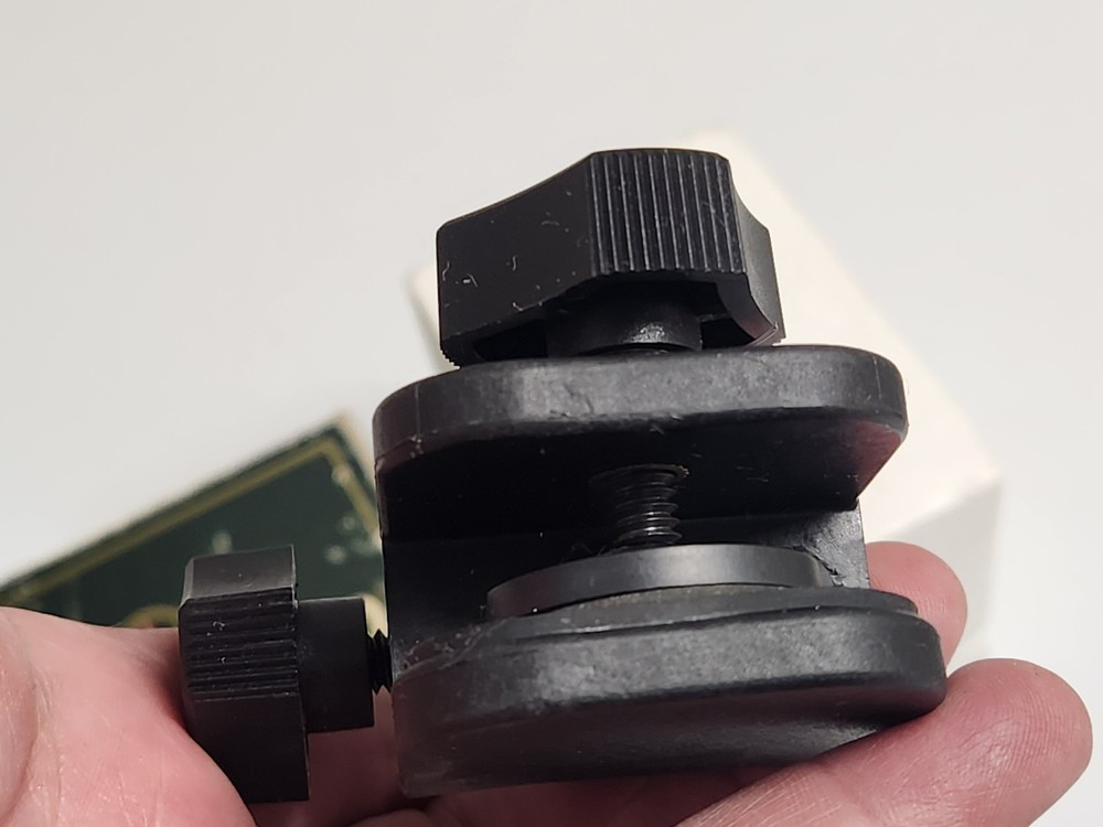 Leupold Vehicle Window Mount For Binoculars With Box