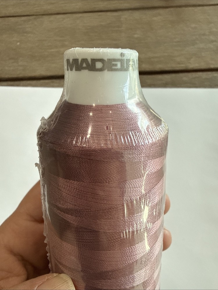 🧵madeira embroidery thread #1141 100% Viscose 🪡